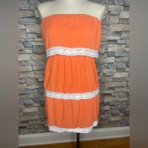 Pixi + Ivy adorable orange polyester strapless dress with lace hem